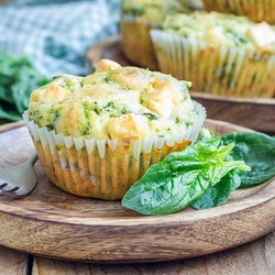 Шпинатные маффины с сыром и мускатом - рецепт RussianFood