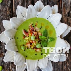 Гороховый суп с копченостями