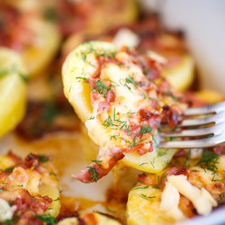 Картофельные лодочки с ветчиной и сыром - рецепт RussianFood