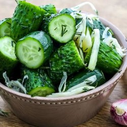 Быстро засоленные огурцы для пикника, пошаговый рецепт с фото