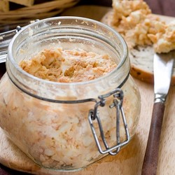 Слабосоленая семга с творогом и укропом - рецепт RussianFood