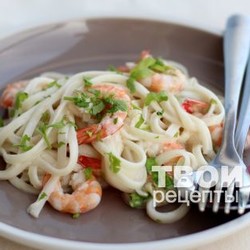 Лапша удон в кокосовом молоке с креветками