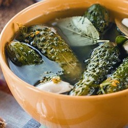 Малосольные огурцы с хреном - рецепт RussianFood