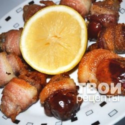 Финики в беконе