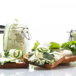 Творог с чесноком и зеленью - рецепт RussianFood