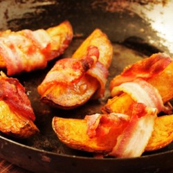 Картофель в беконе - рецепт RussianFood