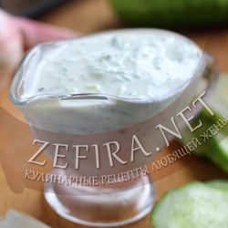 Соус из свежих огурцов с чесноком