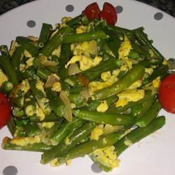 Стручковая фасоль с яйцом по-армянски