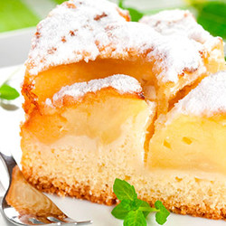 Шарлотка на кефире с яблоками: классический рецепт и его вариации