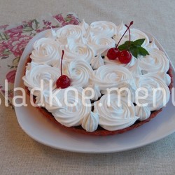 Тарт вишня-шоколад со швейцарской меренгой