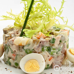 САЛАТЫ, ПОХОЖИЕ НА «ОЛИВЬЕ»