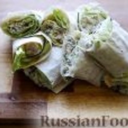 Рулет с горбушей и огурцом