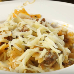 Макароны с фаршем на сковородке