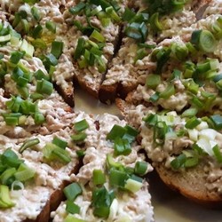 Бутерброды за 5 минут с печенью трески