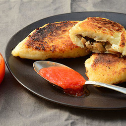 Картофельные зразы с грибной начинкой