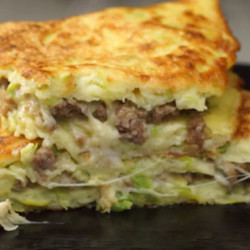 Чебурек с фаршем и кабачком