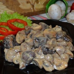 Куриные сердечки с грибами: в сметане,