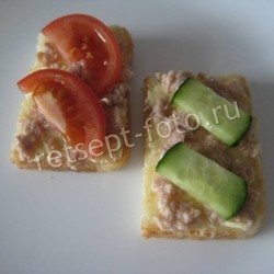 бутерброды с печенью трески и сливочным маслом