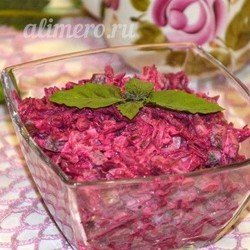 Салат из свеклы с маринованными огурцами