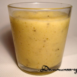 Смузи из банана, киви и груши