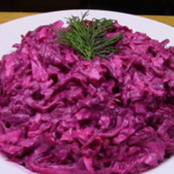 Салат из свеклы, сыра и чеснока