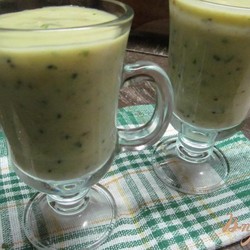 Смузи из груши киви банана и петрушки