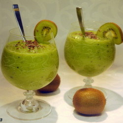 Смузи с киви и авокадо „Малахит“