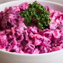 Свекольный салат с яйцом