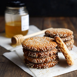 Миндальное печенье с мёдом, без муки и сахара