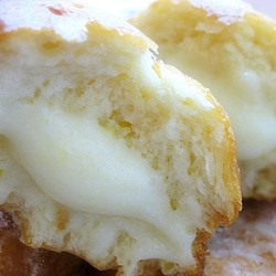 итальянские булочки с взбитыми сливками