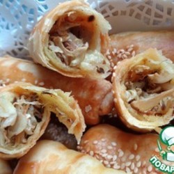 капустные с грибами из слоистого теста (в капусту чуть томатной пасты, в грибы-соевый соус)