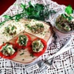 Баклажанная икра с чесноком и яйцами