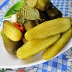 Огурцы бочкового засола в городской квартире