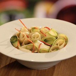 Рецепт недели: маринованные с мёдом кабачки на скорую руку