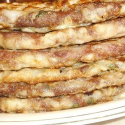 Невероятно сочные китайские лепешки с мясом — безумно вкусно!