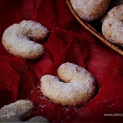 Печенье «Ванильные рожки». Ингредиенты: мука, сахар, орехи