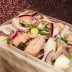 Маринованная сельдь в лимонном соке