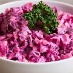 Вкусняшки: Свекольный салат для гурманов