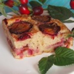 Сливовый пирог на кефире