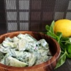 Огуречный салат с мятой