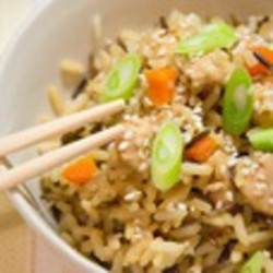 Чесночный рис с курицей