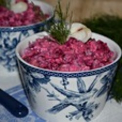 Салат со свеклой и рыбой "Зимний"