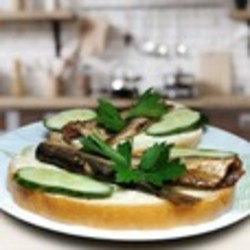 Шпроты по-домашнему