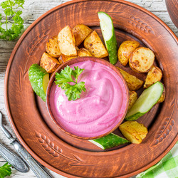 Свекольно-йогуртовый соус