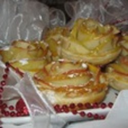 Десерт "Зимняя роза" с яблоками