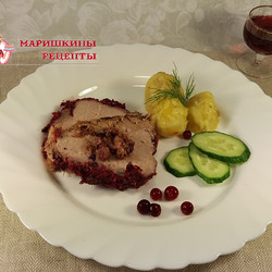 Свинина с клюквой