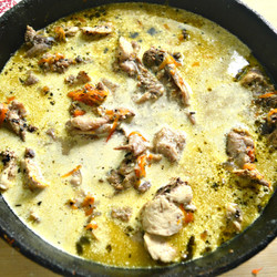 Курица в майонезно-соевой подливе