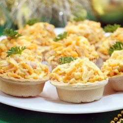 Салат в тарталетках «Новогодний сувенир»