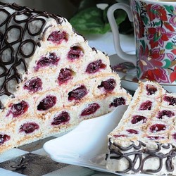 Торт с вишней и сметаной
