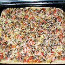 Пицца с тонкой хрустящей основой за 20 минут